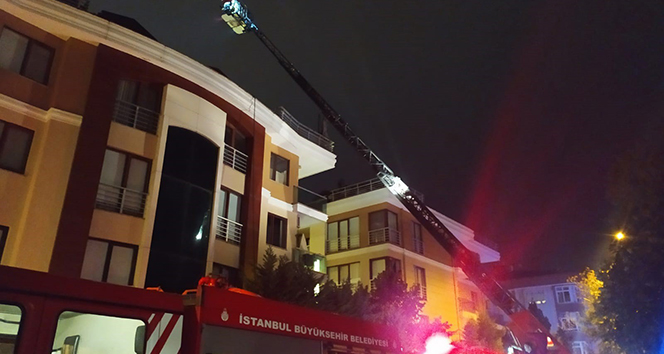 Bakırköy’de lüks bir sitede korkutan yangın