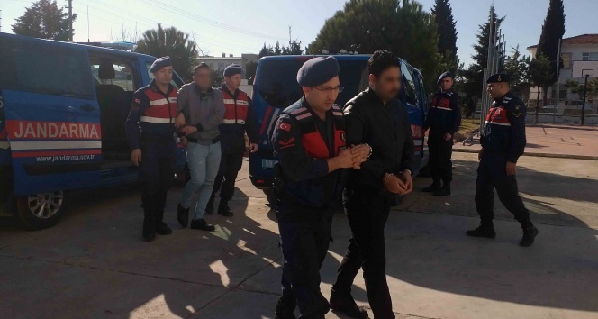 Polis süsüyle Makedon turistleri gasp eden 4 İranlı tutuklandı