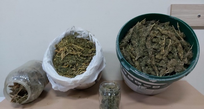 Manisa’da 3 ilçede uyuşturucu operasyonu: 6 gözaltı