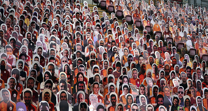 Türk Telekom Stadyumu’nda karton taraftarlar yerlerini aldı