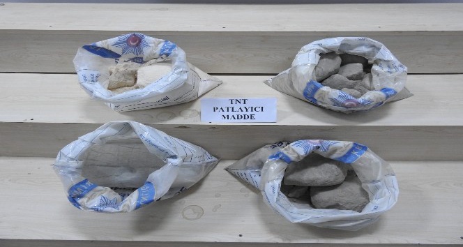 İçişleri Bakanlığı: “Metropollerde sansasyonel bombalı eylem hazırlığındaki terörist Adana’da yakalandı”