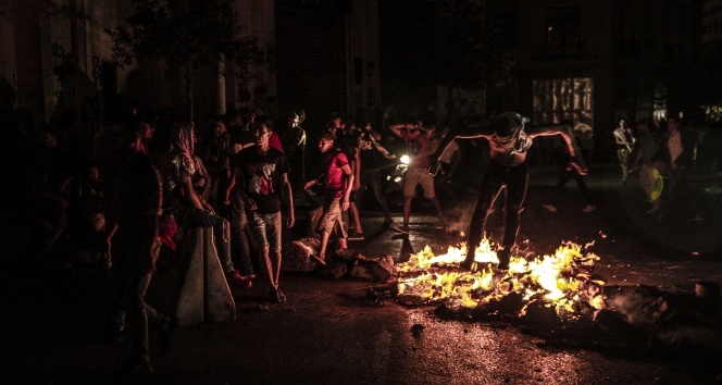 Lübnan’da ekonomik kriz protestoları: 40 yaralı