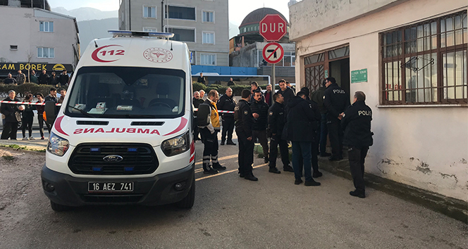 Babasını baltayla öldürdü