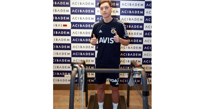 Fenerbahçe, Mesut Özil’in sağlık kontrolünden geçtiğini açıkladı.