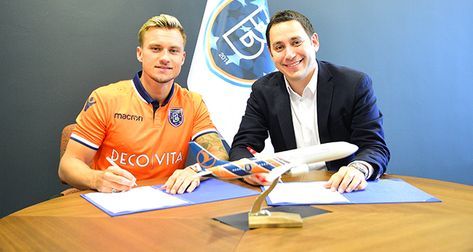 Başakşehir, Gulbrandsen ile 3 yıllık sözleşme imzaladı