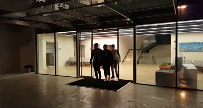 İstanbul’da “makas” atarak terör estiren magandalar yakalandı