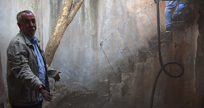 Yalnız yaşayan yaşlı adamın evi yandı